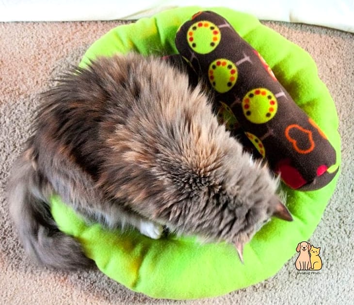 The DIY Round Pillow Bed