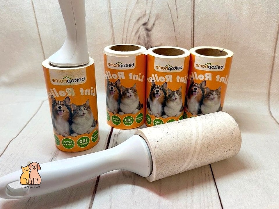 25 Amazing Lint Rollers For Pet Hair That Will Restore Your Faith in the World 6 The Extra-Wide Roller for Big Jobs