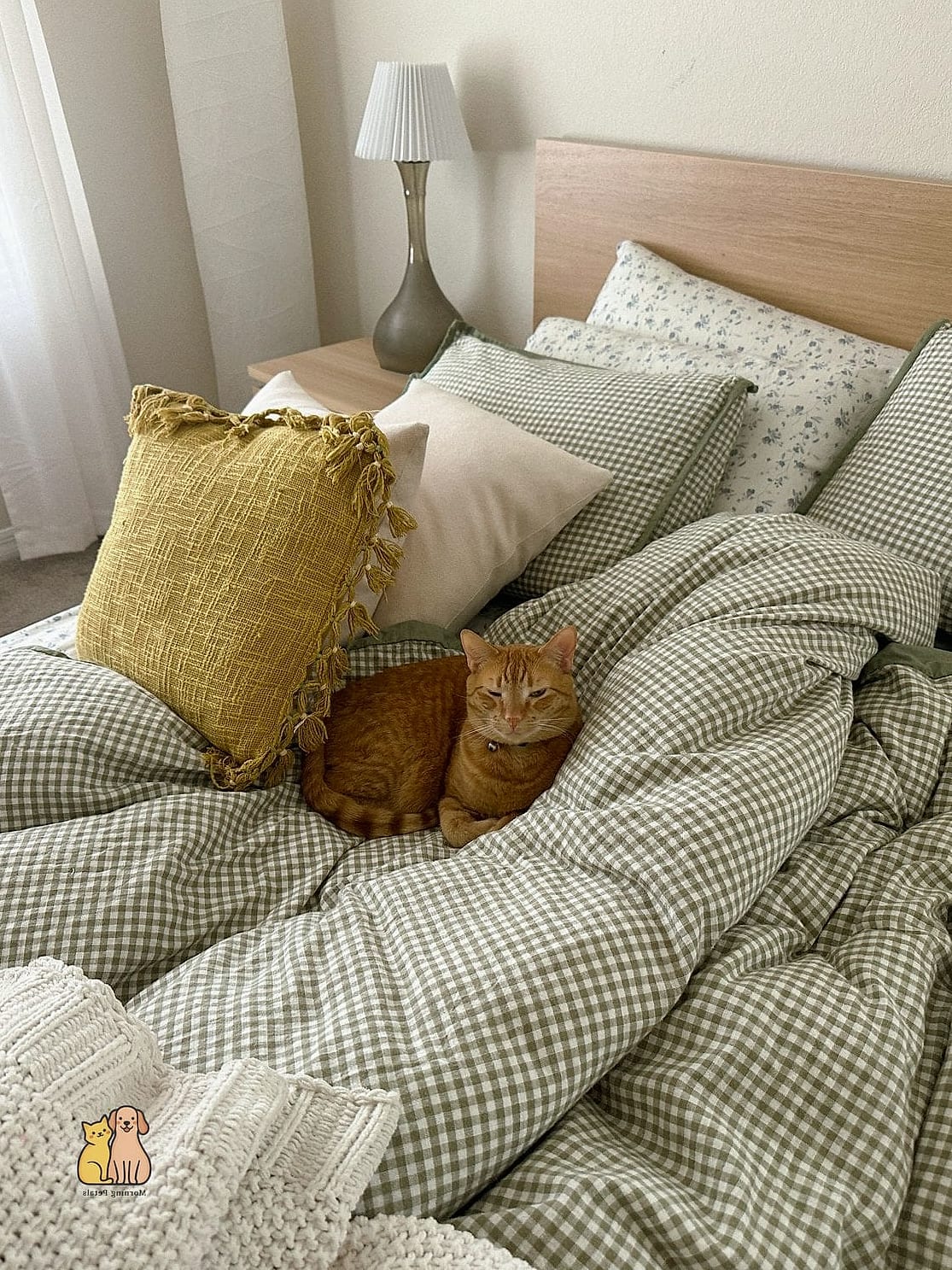 The Gingham Picnic Basket Bed
