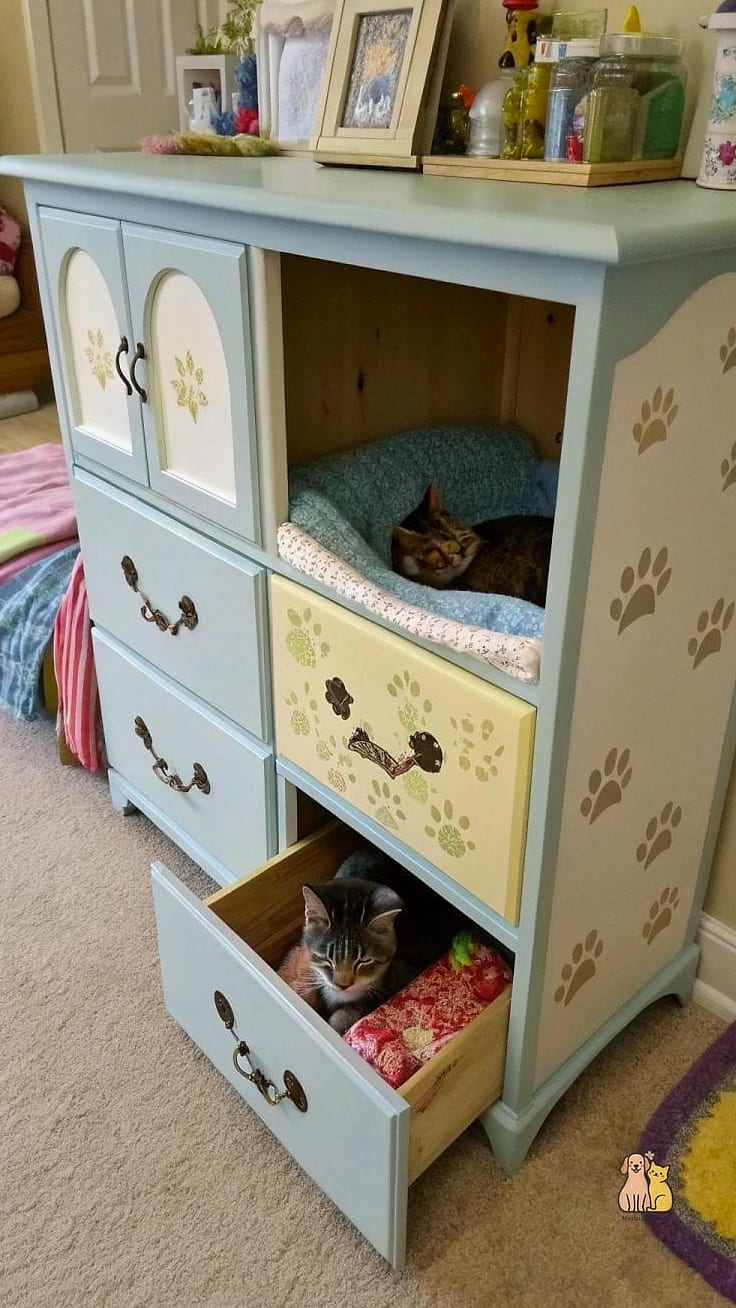 The Holiday Themed Dresser