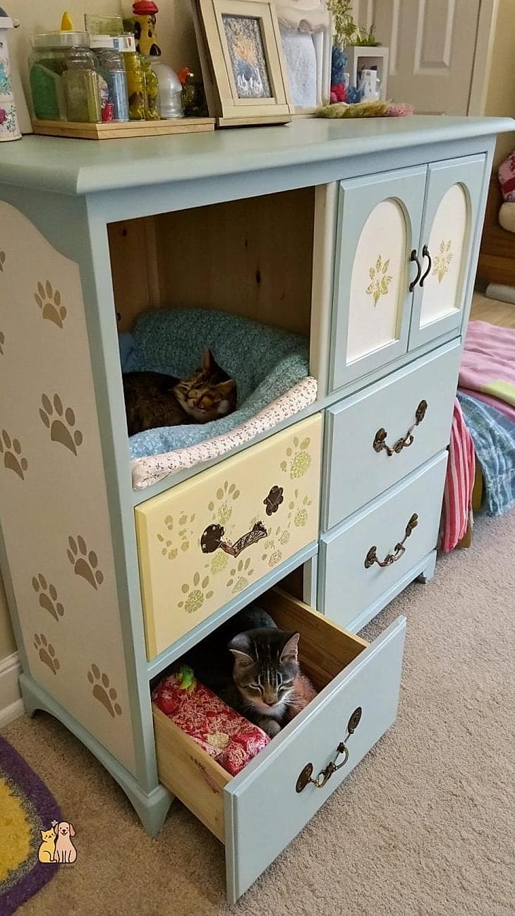 The Kitten Nursery Dresser