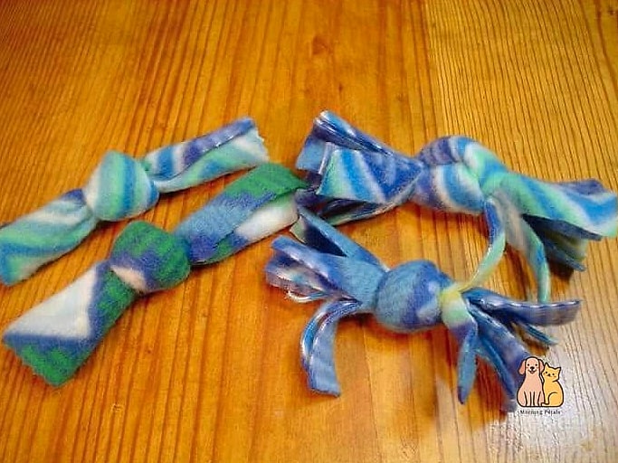 Knotted Fleece Ball