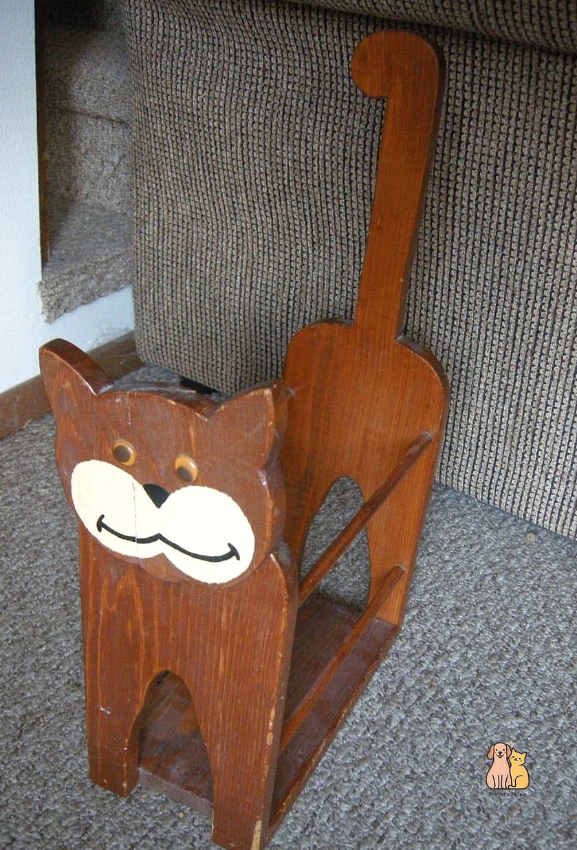 50 Budget-friendly Cat Food Station Ideas Your Pet Will Beg For More 26 The Magazine Rack Feeder