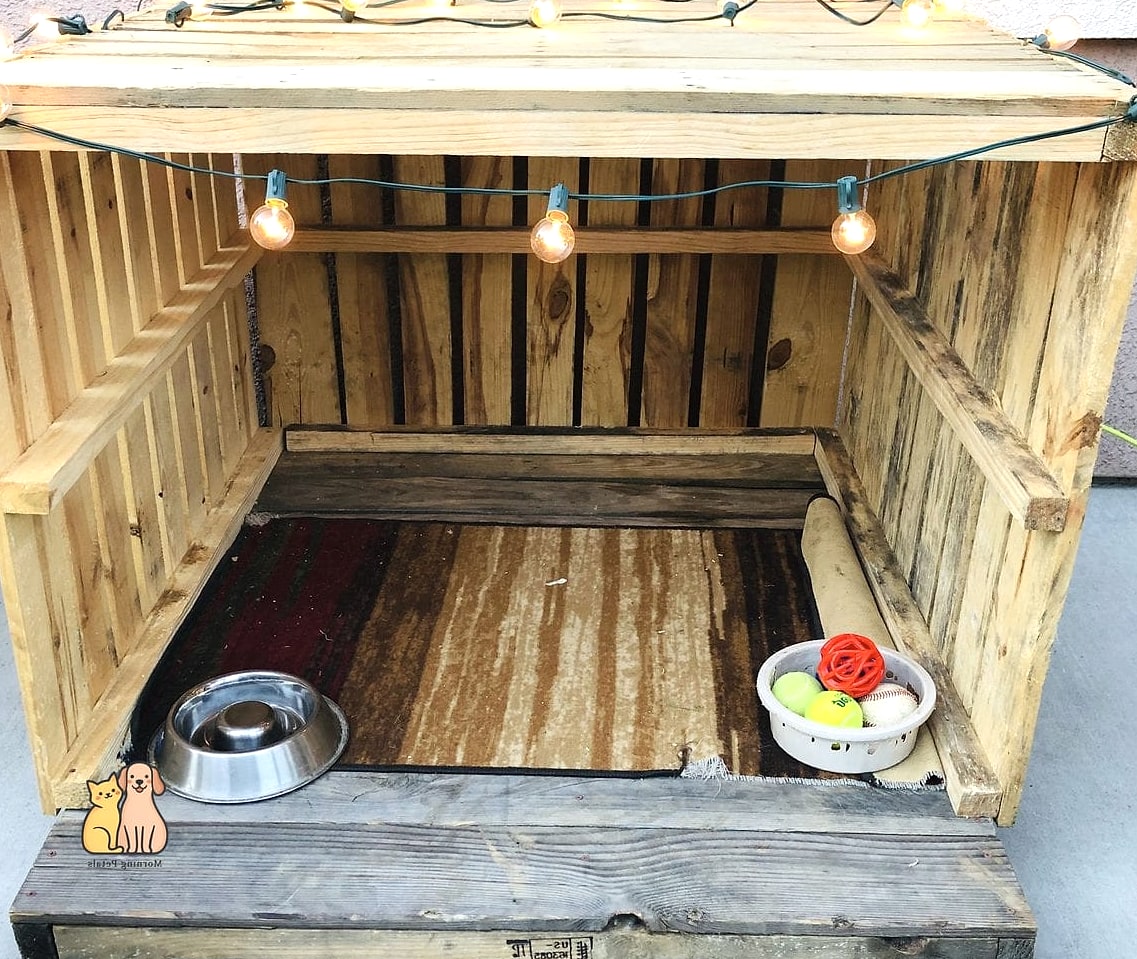 The Pallet Wood Feeding Station