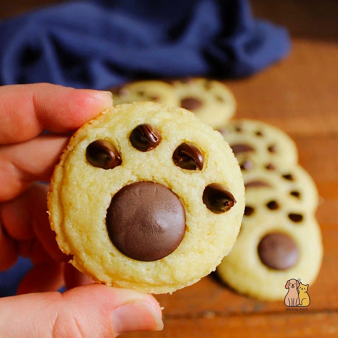 25 Amazing Dog Themed Cookies That Prove Pets Are the Best 2 Paw Print Sugar Cookies