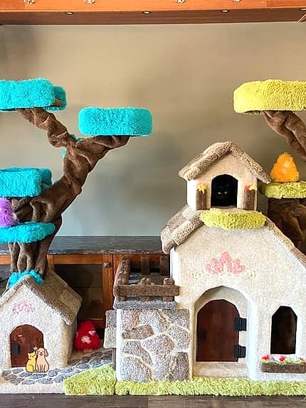 50 Budget-friendly Cat Food Station Ideas Your Pet Will Beg For More 32 The Repurposed Crib Rail Nook
