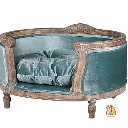 12. Vintage-Style Bed With an Antique-Looking Dog Bed